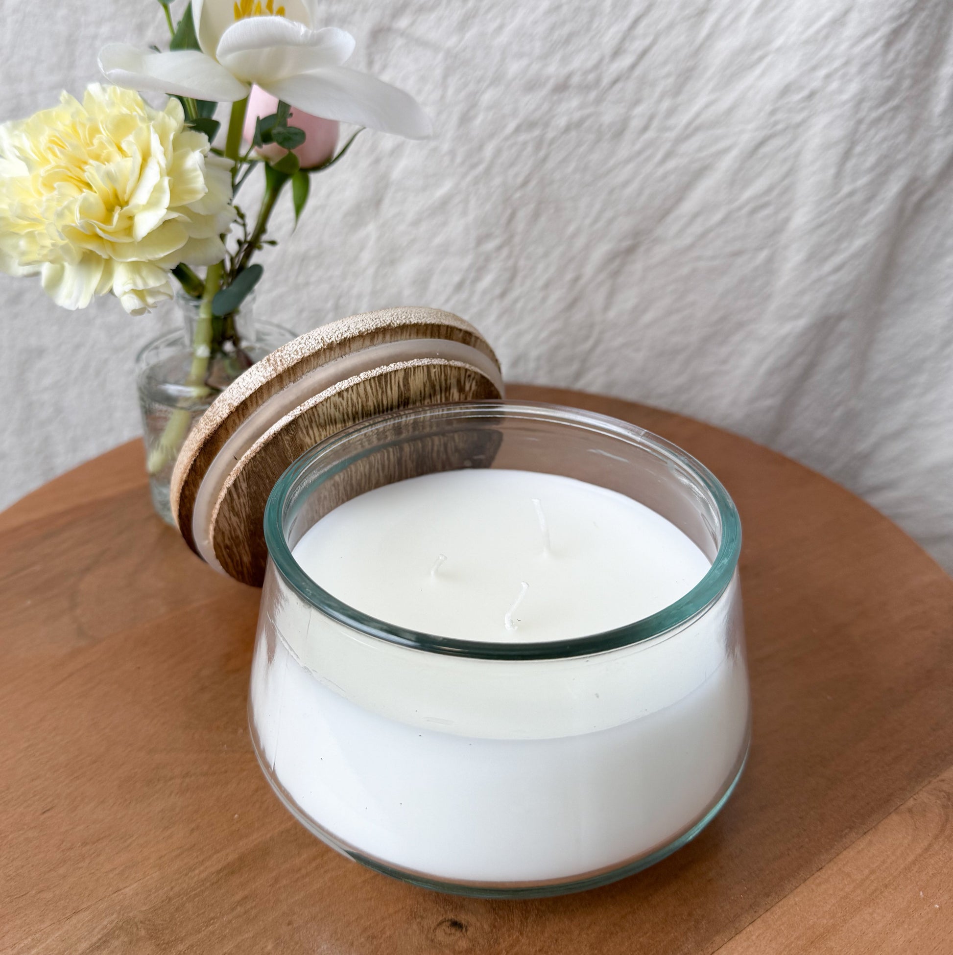 Three-Wick Candle: Cotton Flower