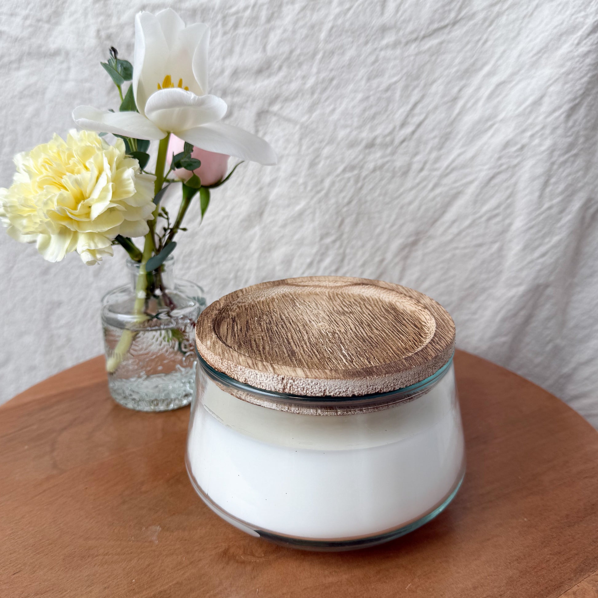 Three-Wick Candle: Cotton Flower