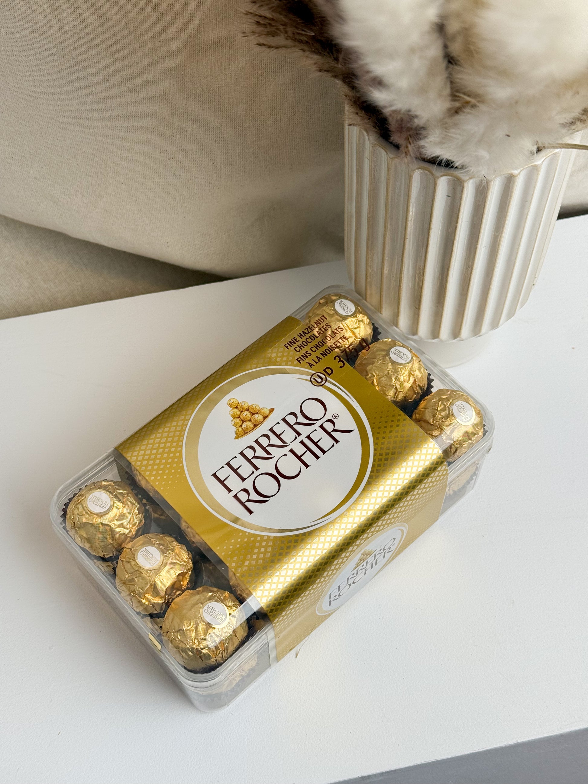 Ferrero Rocher Chocolate Collection, 375 g