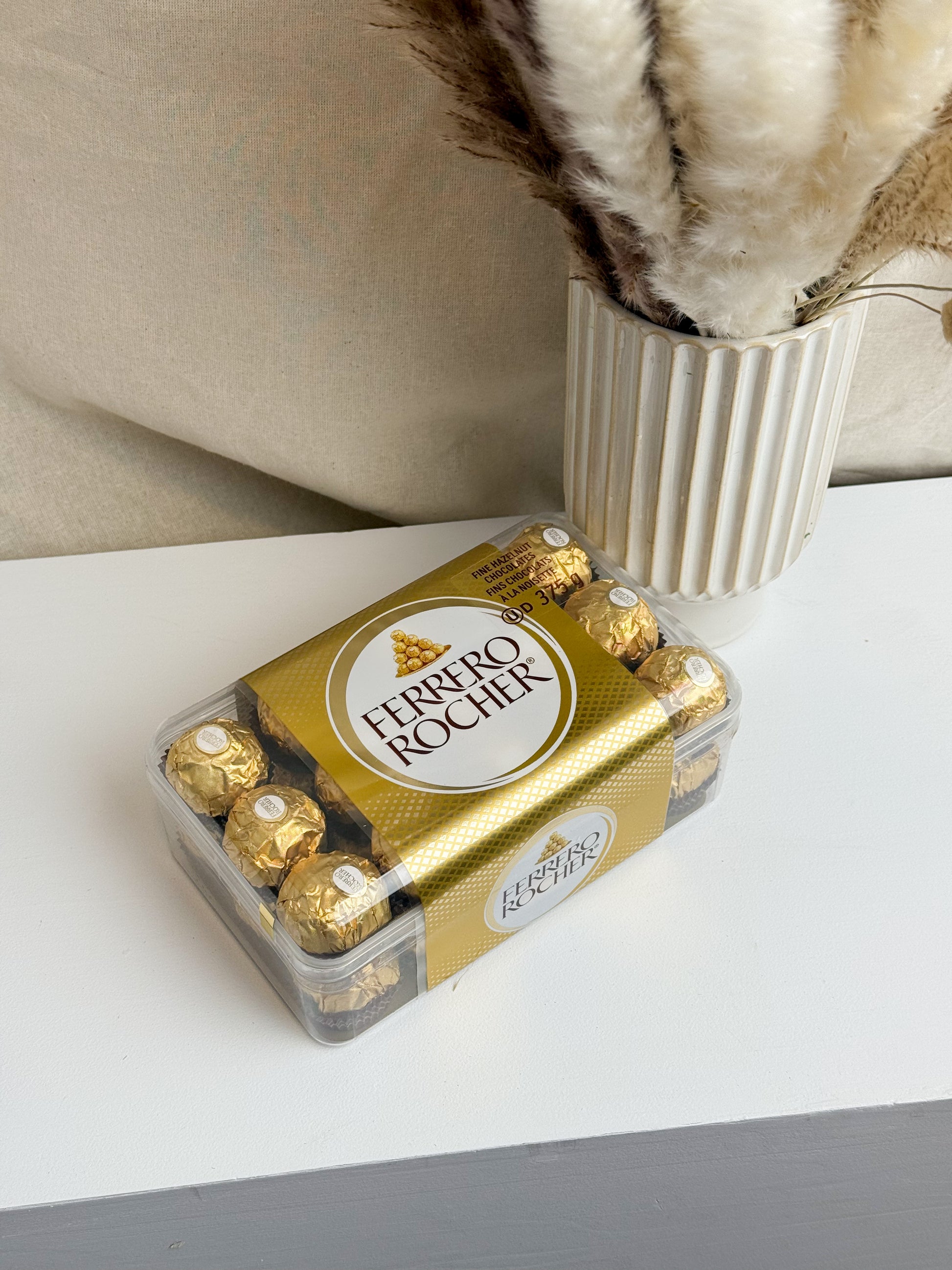 Ferrero Rocher Chocolate Collection, 375 g